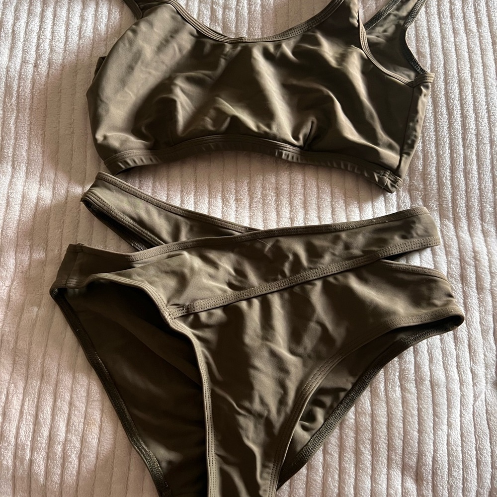 Olive Green Pole set
